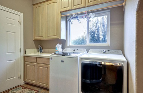 Hillsboro House | Spacious Oregon Home w/Fire Pit & Grill!