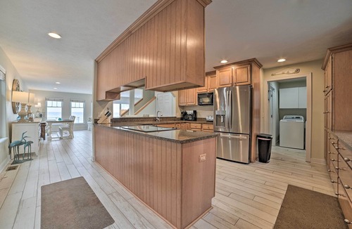 Northport House | Spacious, Peaceful Lake House w/Sandy Beach