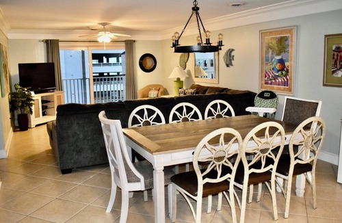 Crescent Beach Villa | SPACIOUS & PERFECT PLACE TO VACATION AT THE BEACH!