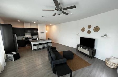Leander Apartment | Spacious Place to Work and Relax