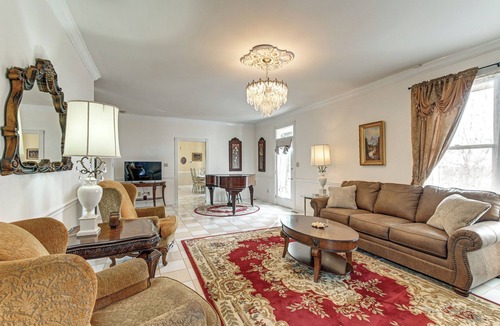 Jacob House | Spacious Shawnee Forest Hideaway! Hilltop Estate