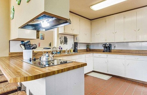 Brent House | Spacious Split Level Home near the Pensacola I-10 Highway