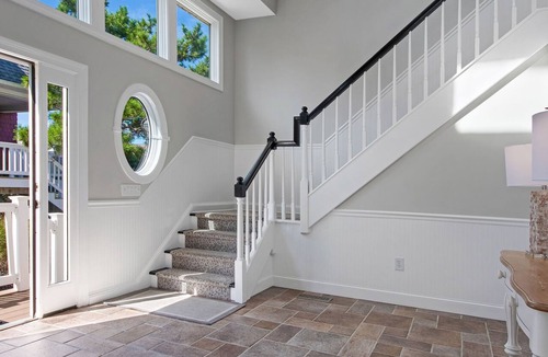 Avalon House | Spacious, three-level, beachblock home with 5 bedrooms and 4.5 baths