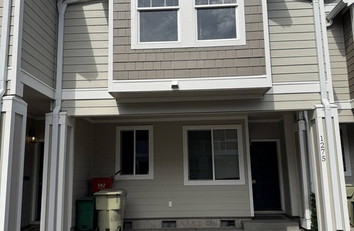 Beaverton House | Spacious Townhouse in the Amberglen Area Hillsboro