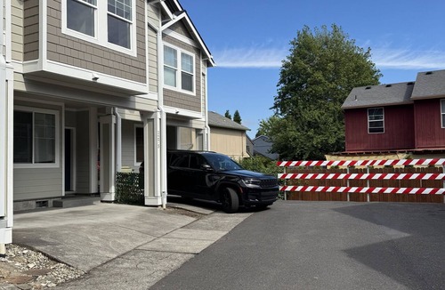 Beaverton House | Spacious Townhouse in the Amberglen Area Hillsboro