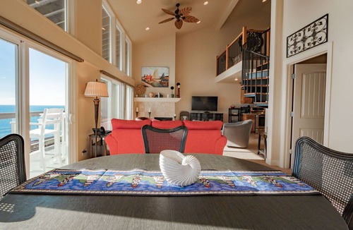 Otter Rock Apartment | Spacious Two-Level Ocean-View Villa with Loft