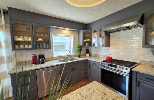 Olmsted Falls House | Spacious, Updated, 5BR 3BA, Game room, First Floor 3BR 2BA