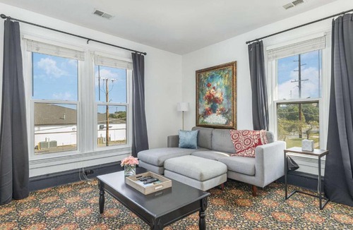 Michigan City Apartment | Spacious upstairs 1bed- Walking distance to Beach outlet mall