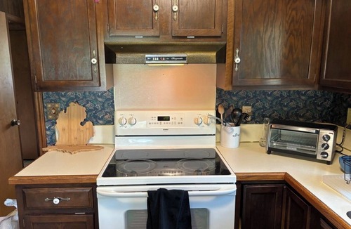 Hart House | Spacious Vintage Up North Home. Family-Friendly!