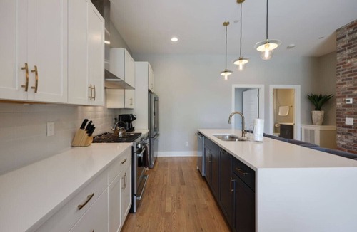 West End House | Spacious West End | Rooftop Skyline Retreat