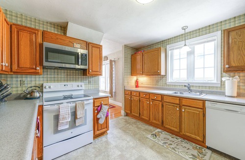 Forest Grove House | Spacious Worcester Home Near Parks & Universities!