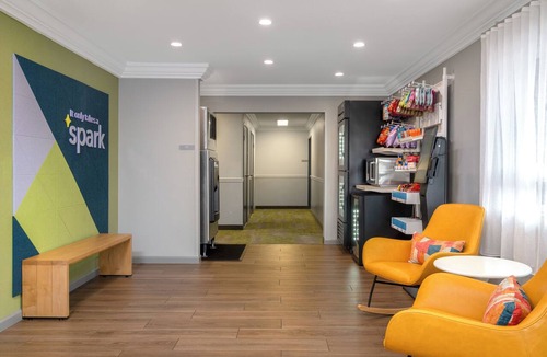 Springfield Hotel | Spark by Hilton Springfield Eugene