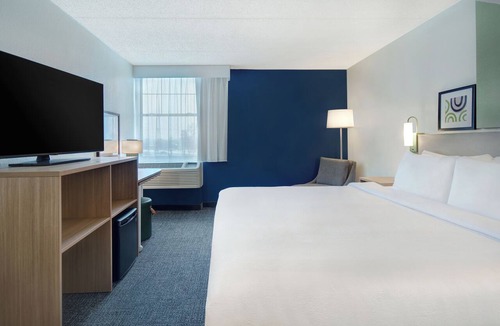 Watertown Hotel | Spark by Hilton Watertown