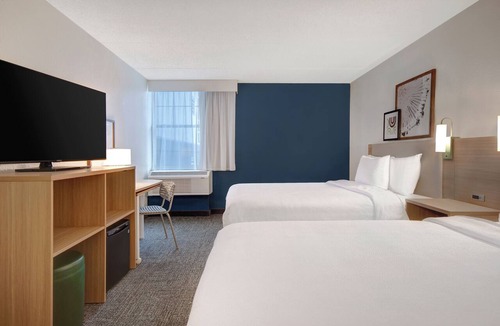 Watertown Hotel | Spark by Hilton Watertown
