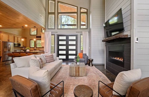 Pickens Cabin | Special | Heated Pool Hot Tub Pets Fire Pit