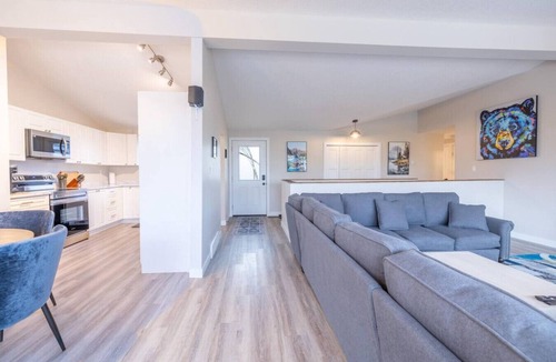 Hinton House | Specifically Designed for Large Families