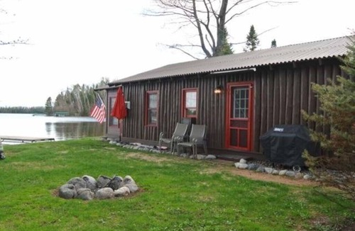 Star Lake Cabin | Spend your Vacation Sleeping right on the shore of Beautiful Star Lake!