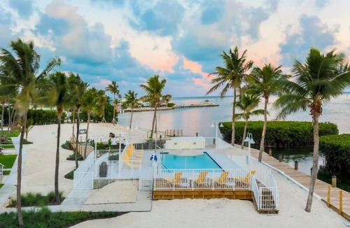 Islamorada Apartment | Sportfishing in Florida Keys! FREE Parking! Breakfast, Pool, Bike Rentals!