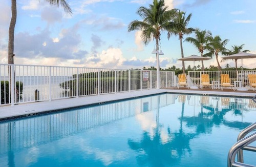 Islamorada Apartment | Sportfishing in Florida Keys! FREE Parking! Breakfast, Pool, Bike Rentals!