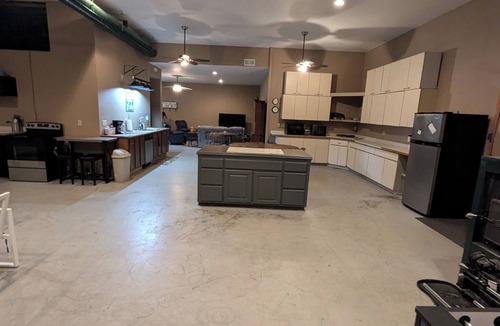 Garrison Cabin | Sprawling 4-bedroom plus loft cabin in Garrison