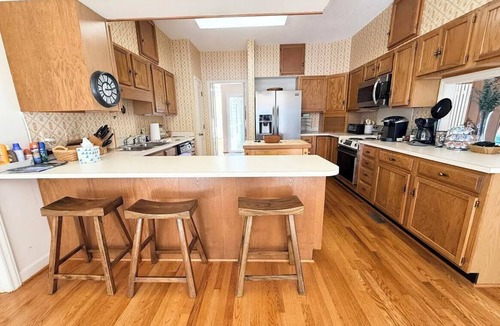 Lake Wylie House | Sprawling Lakefront Home on Peninsula, Beach, Private Dock, Kayaks-Paddle boards