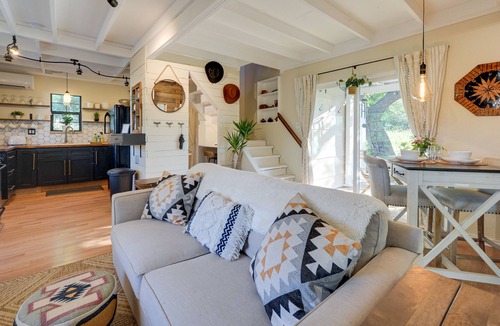 Spring Branch Cabin | Spring Branch Vacation Rental w/ Hot Tub & Pool!