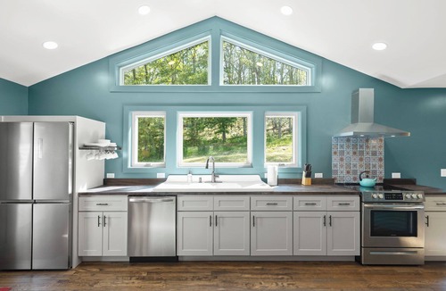 Maurertown House | Spring Getaway with Trails & Nature