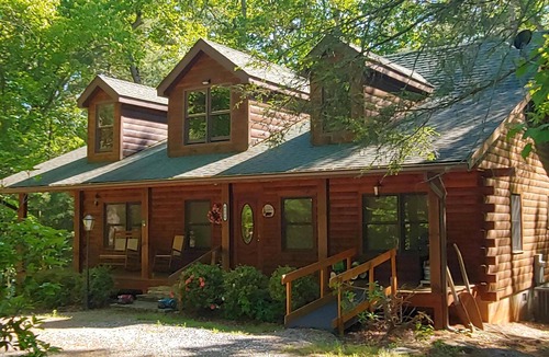 Franklin Cabin | SPRING SALE! LOG CABIN IN THE WOODS! BOOK NOW AND SAVE ON WEEKEND GETAWAY!