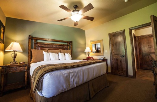 Zion National Park South Entrance Hotel | Springdale Sanctuary | 1 Unit | Steps from Cable Mountain Trails