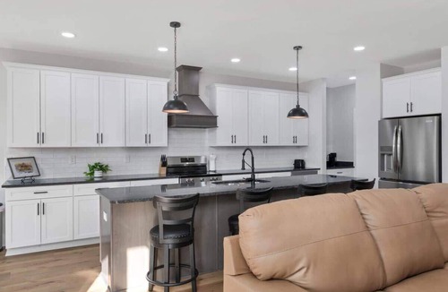 Springfield House | Springfield Haven - Modern Comfort Near Nashville