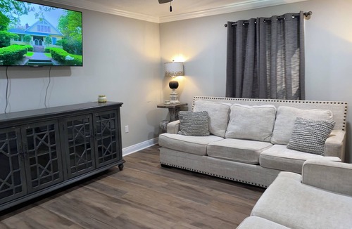 Laurel House | Springhill Place