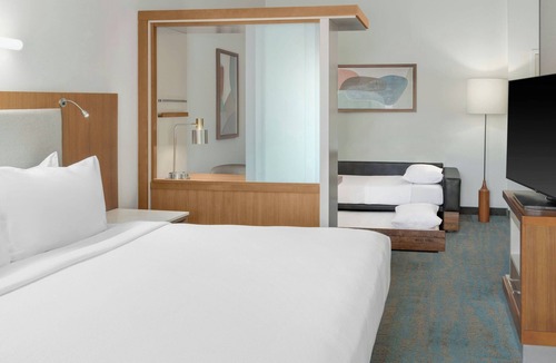 Auburn Hills Hotel | SpringHill Suites Detroit Auburn Hills