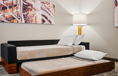 Menomonee Falls Hotel | SpringHill Suites by Marriott Menomonee Falls