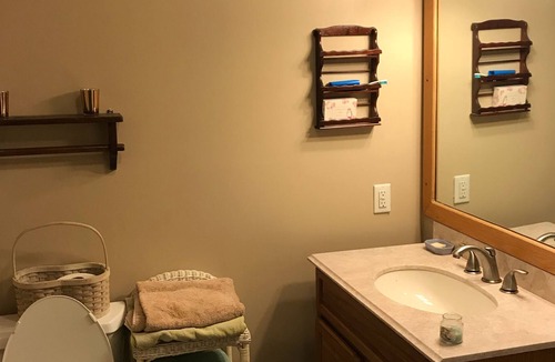 New Lisbon House | Springport Guesthouse at Lake Lillidel.