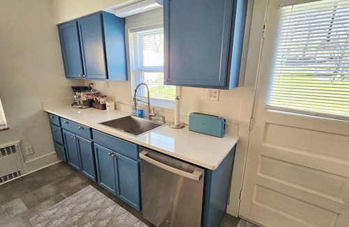 Squirrel Hill South House | Squirrel Hill Haven Urban Getaway!