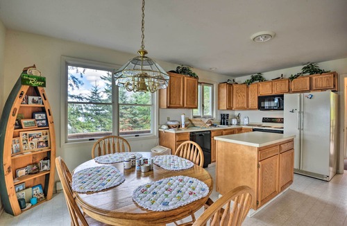 Hammond Cottage | St Lawrence Waterfront Home w/Grill and Deck!