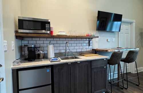 Babe Denny House | Stadium Stays #2 in downtown INDY. 5 minute walk to the Stadium. Free parking.
