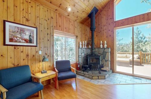 Upper Kingsbury House | Stateline Chalet - 5BR Panoramic Mountain Views Dipping Pool & Dry Sauna