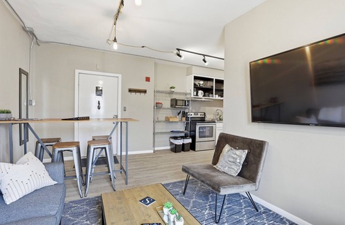 Appleton Apartment | Stateview 201 - 2BR + Free Co-Working Space