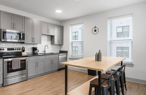 East Walnut HIlls Apartment | Stay Central! Modern Condo Near Entertainment