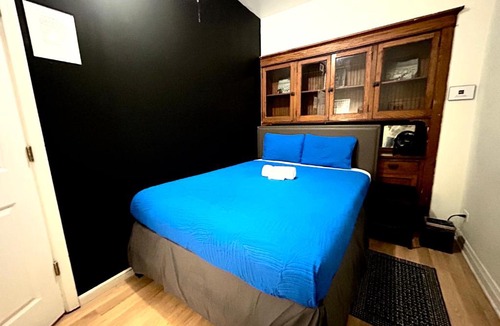 Pulaski Park Hostel | Stay Chicago
