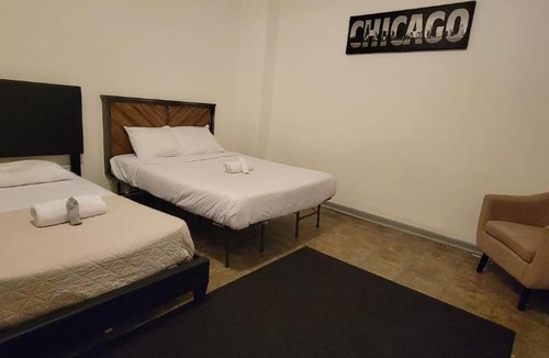 Pulaski Park Hostel | Stay Chicago