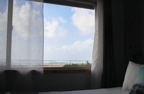 Long Beach Hotel | Stay Close to Long Beach Peninsula! 2 Relaxing Units, Pet-friendy, Indoor Pool!