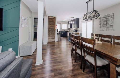 Macalester - Groveland House | Stay here to Visit Your Macalester College Student