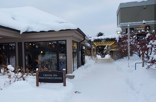 Thompsonville Ski Chalet | Stay-N-Play Chalet! Rate discounts are in effect through March. Book Now!