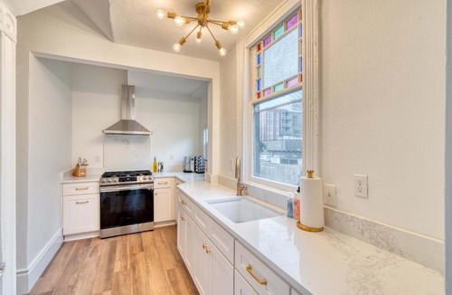 Buckman Neighborhood Apartment | Stay Portland - Historic Queen Anne Vernacular - 95 WalkScore