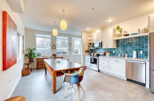 Hosford-Abernethy House | Stay Portland - Private Rooftop Flat- 14 Guests - 94 WalkScore
