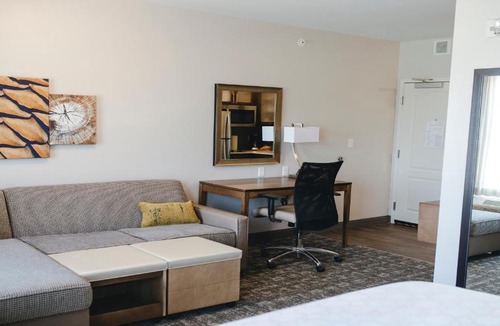 Auburn Hills Hotel | Staybridge Suites Auburn Hills by IHG