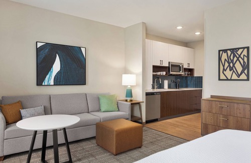 Woodhaven Hotel | Staybridge Suites Detroit Woodhaven by IHG
