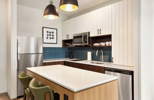 Woodhaven Hotel | Staybridge Suites Detroit Woodhaven by IHG